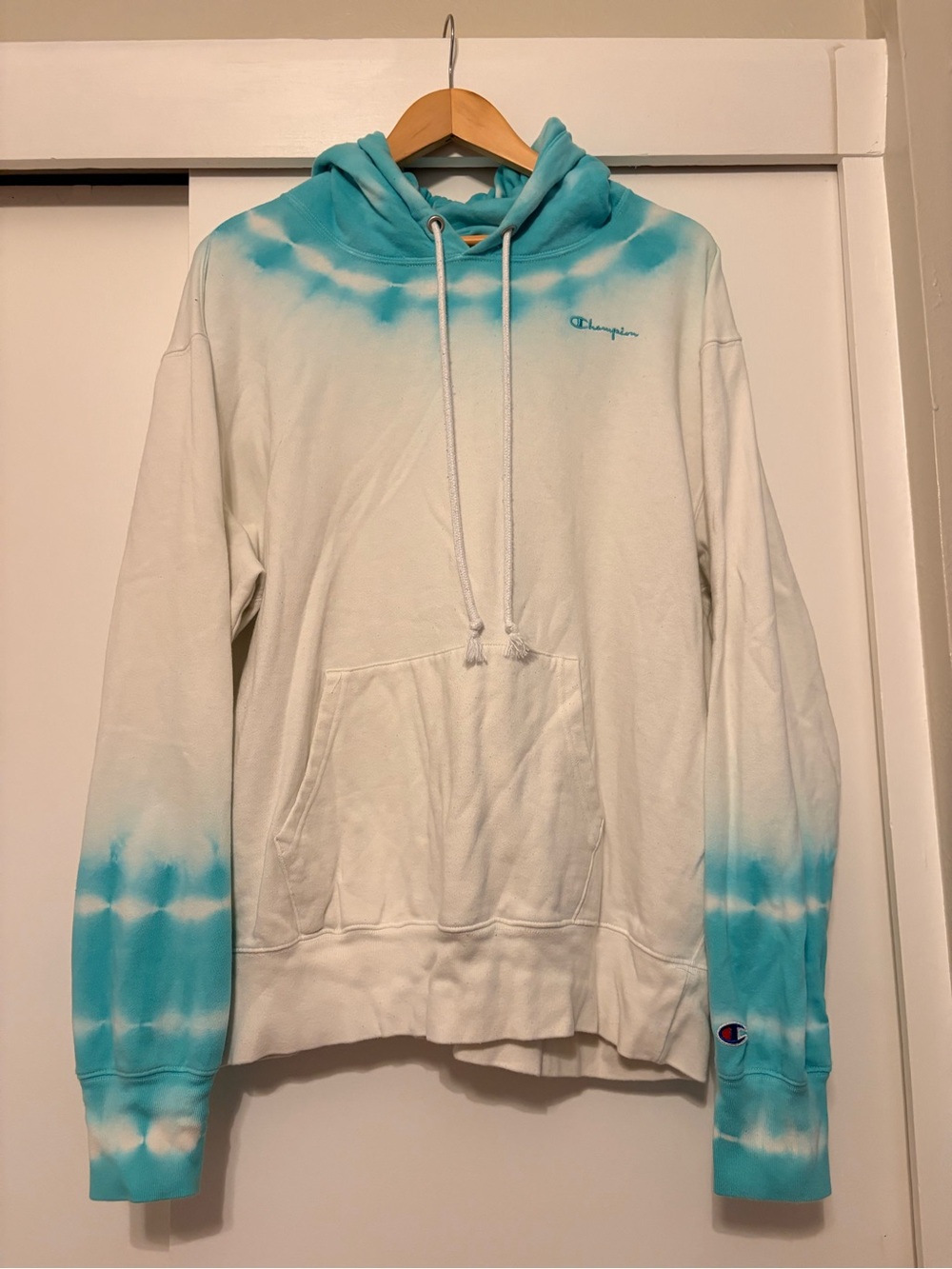 Champion Men’s White & Teal Tie-Dye Crewneck Hoodie